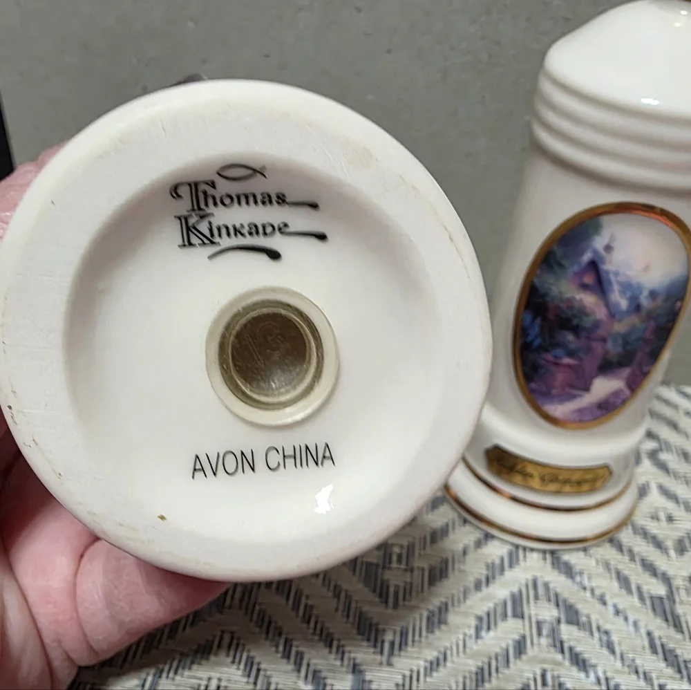 Vtg Thomas Kinkade/ Avon Salt Pepper Shakers #85